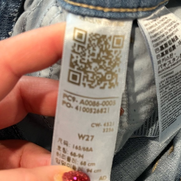 Levi's 311 Shaping Skinny Capri Jeans Mid Rise Denim Medium Wash Blue Size 27 - Picture 8 of 12